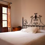 Humaina Hotel