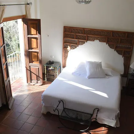 Humaina Hotel 3*
