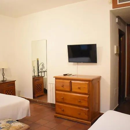 Humaina Hotel 3*