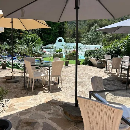 Hotel Humaina 3*