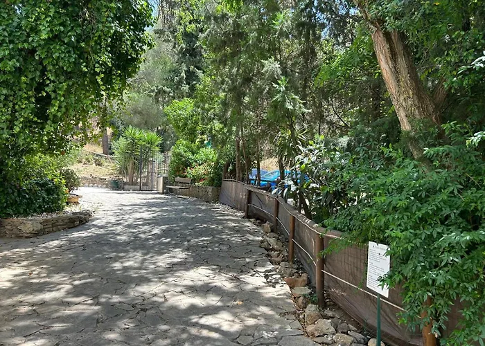 Humaina Hotel