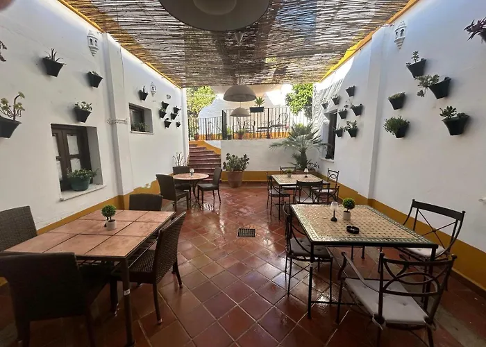 Humaina Hotel 3*