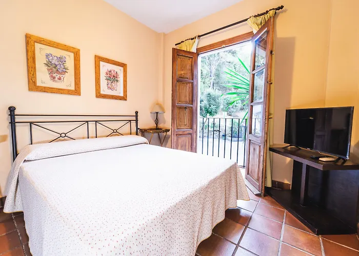 Humaina Hotel 3*